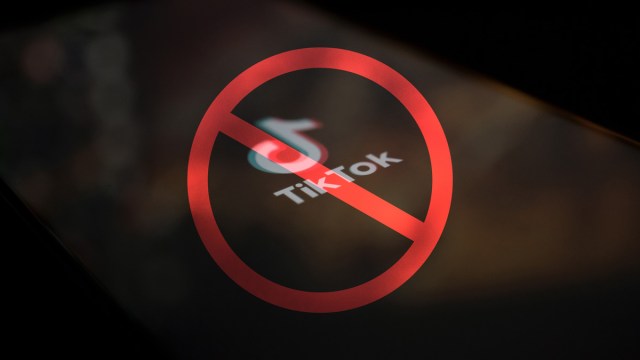 TikTok will automatically suspend its advertising campaigns in the United States starting January 19. 